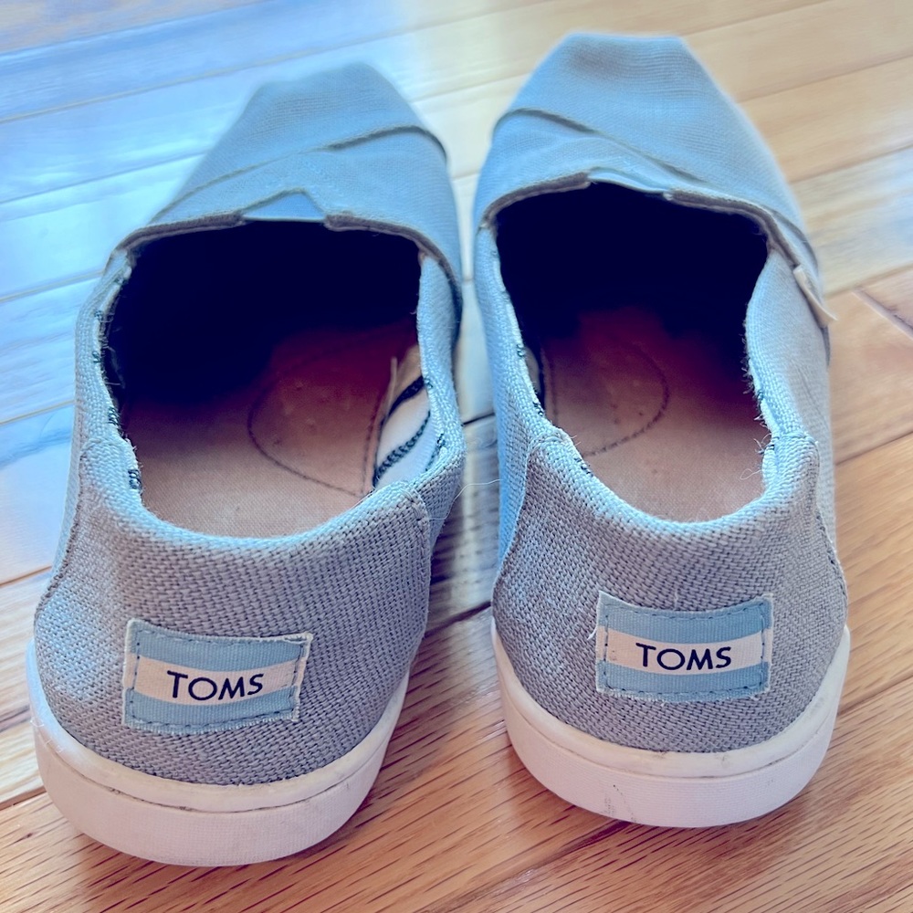 Girls TOMS, size Y4.5